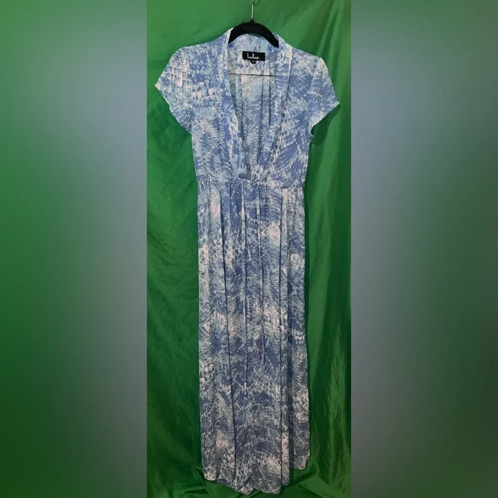 Lulu's Blue and White Maxi Dress with Slit size XS - Image 2