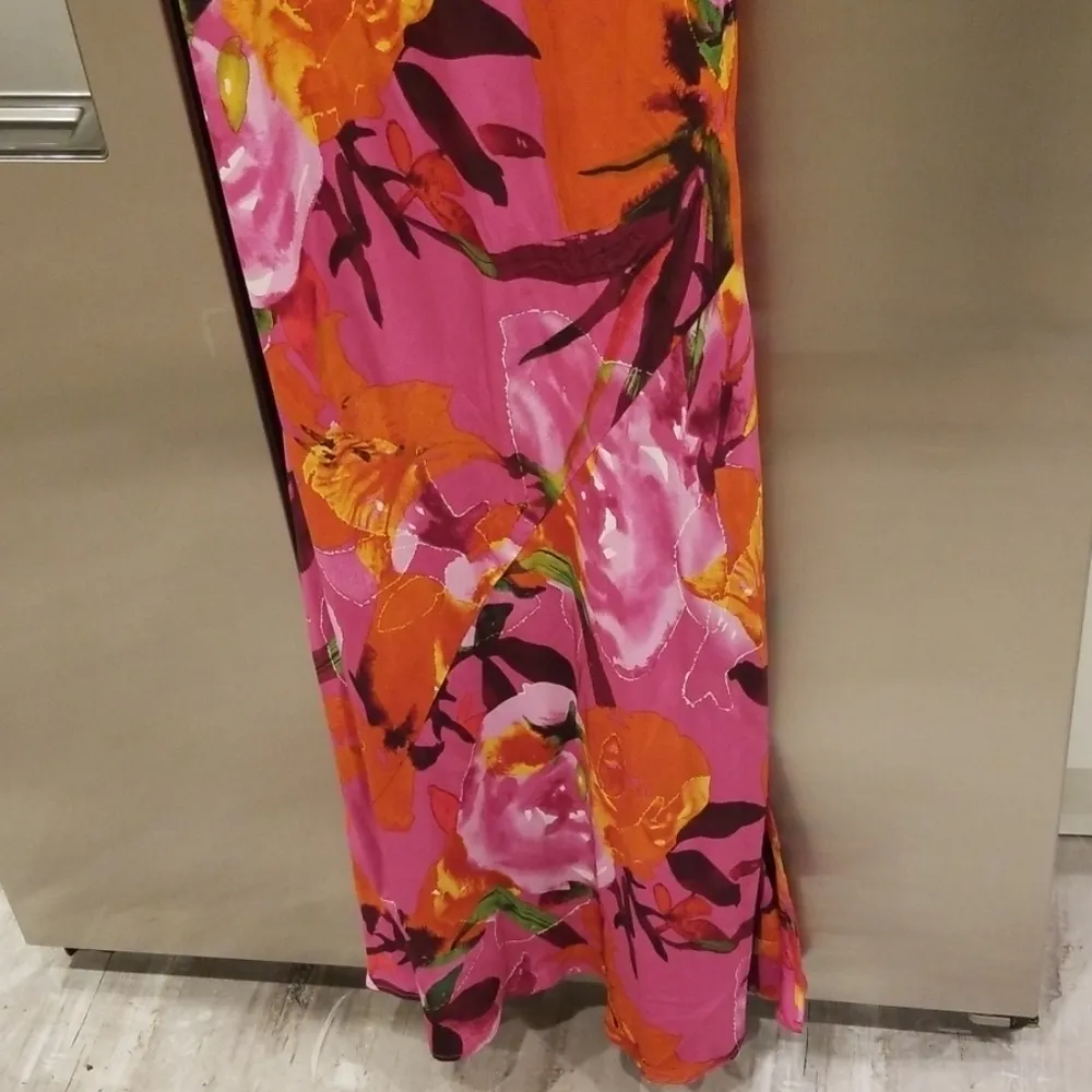 💕TRINA TURK💕 100% Silk Floral Maxi Cowl Neck Slipdress Floral Y2K - Image 4