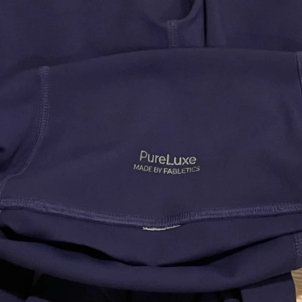 Women’s PureLuxe Pocket Leggings Size XS in Excellent Used Condition - Image 4