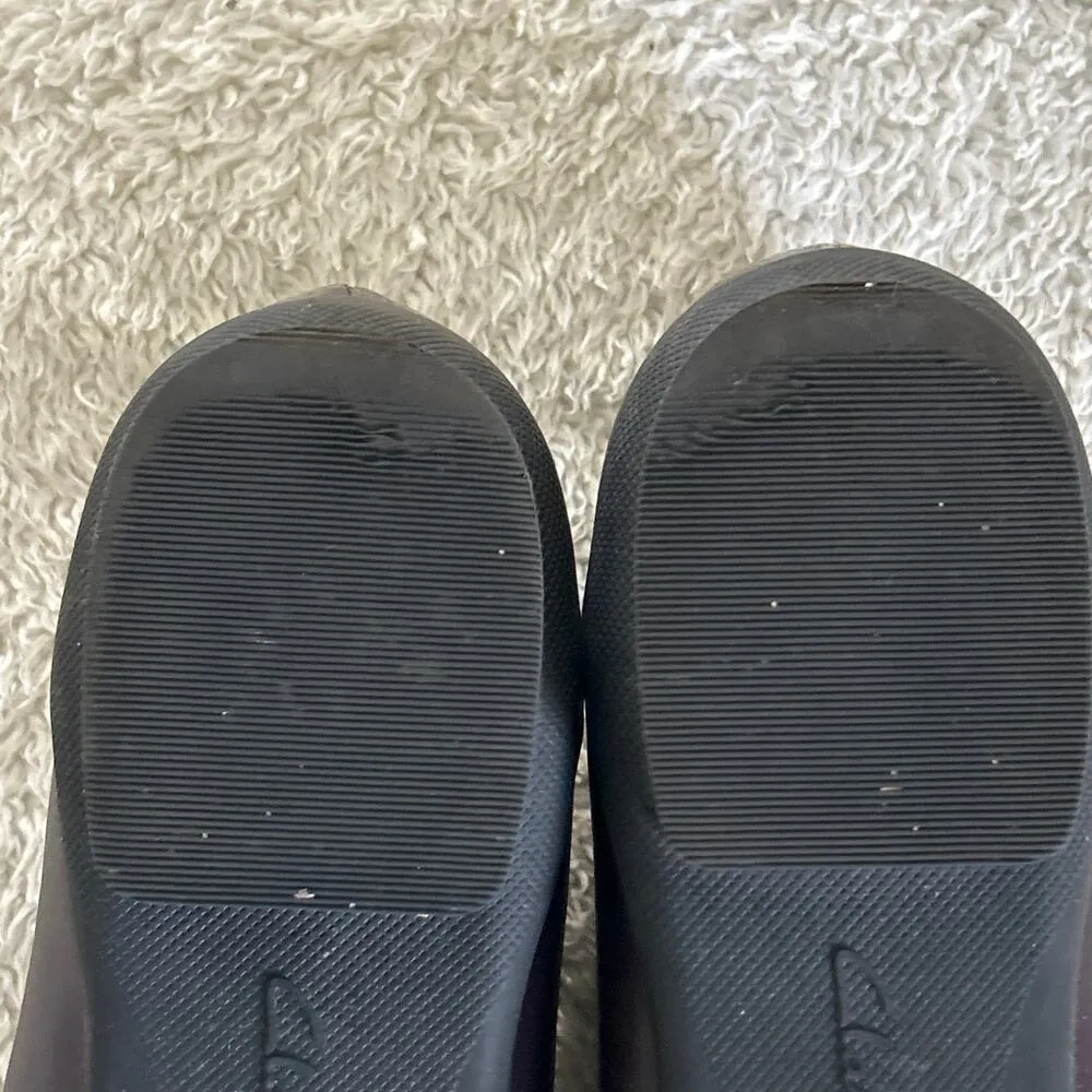 Clarks Flats 10 Plum Patent Leather Silver Tone Circle Detail Ballet Comfort - Image 9