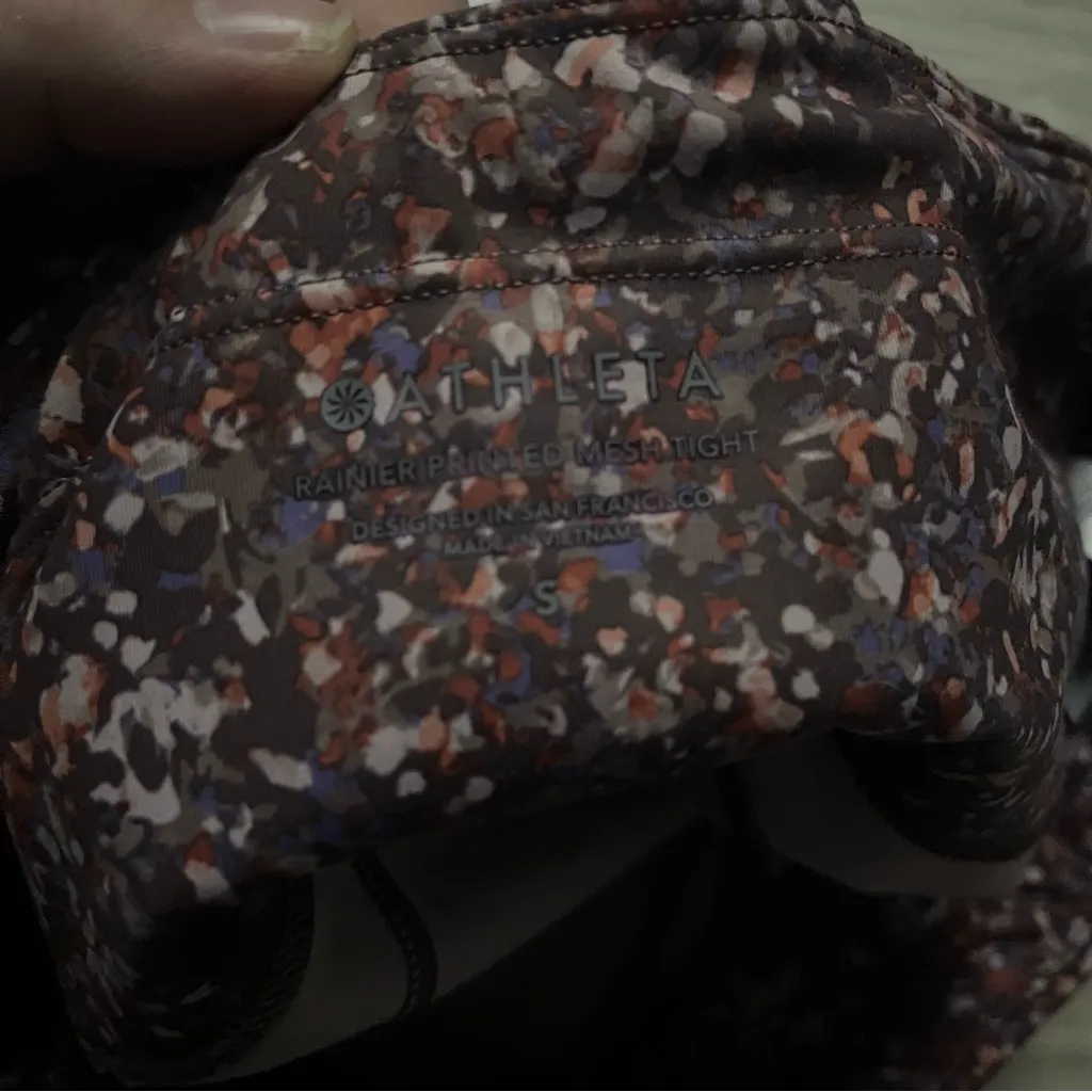 Athleta Rainier Printed Mesh Tight size small - Image 3