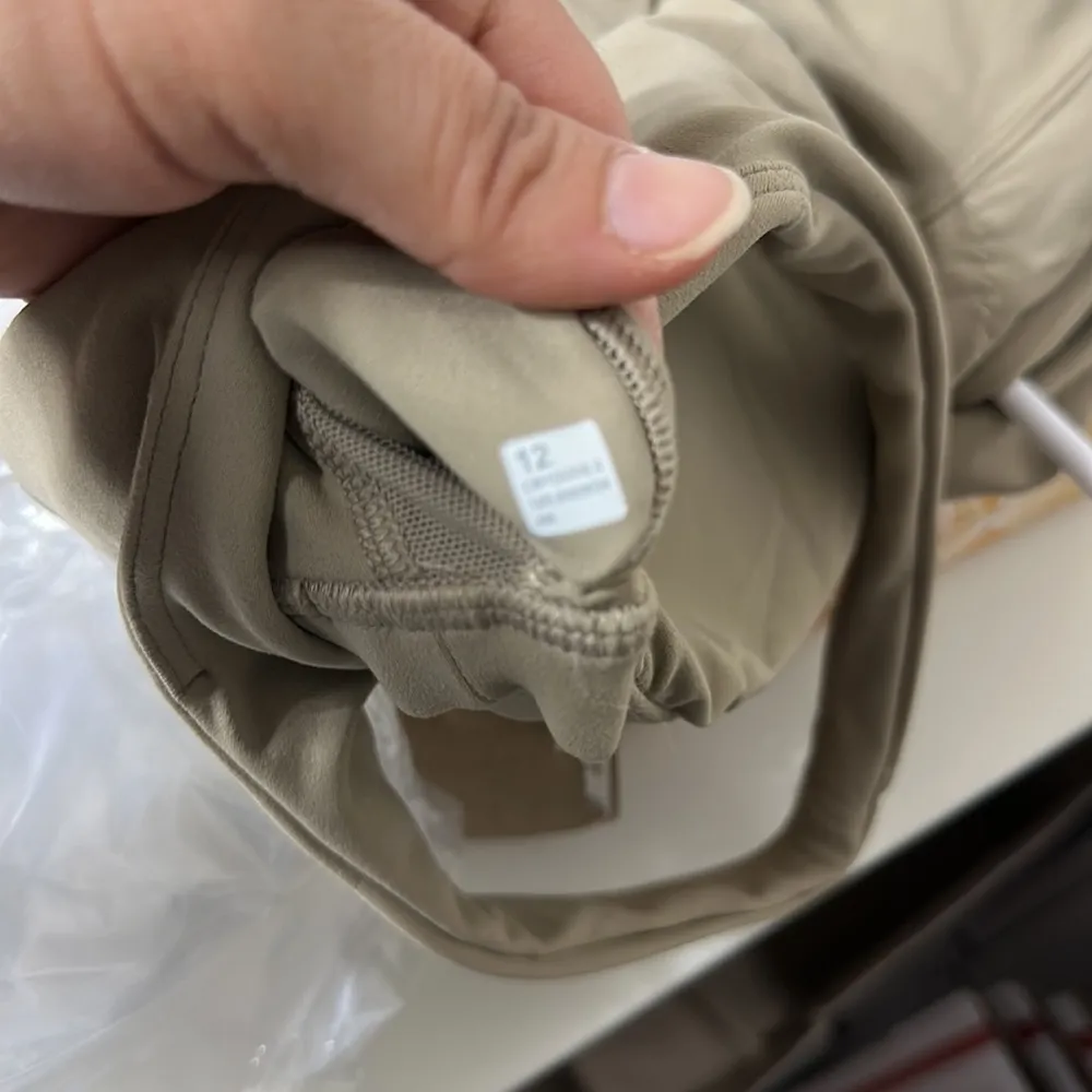 NWT Lululemon Align™ Tank Top Light Support, A/B Cup - Sheer Oak size 12 - Image 6