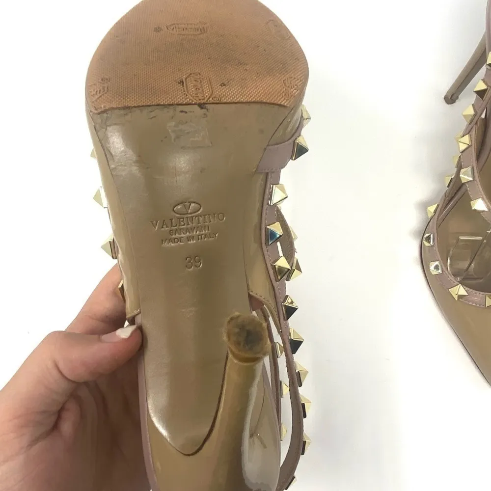 Valentino Garavani Rockstud Pumps – Beige Patent Leather, Size 39 (US 9) - Image 11