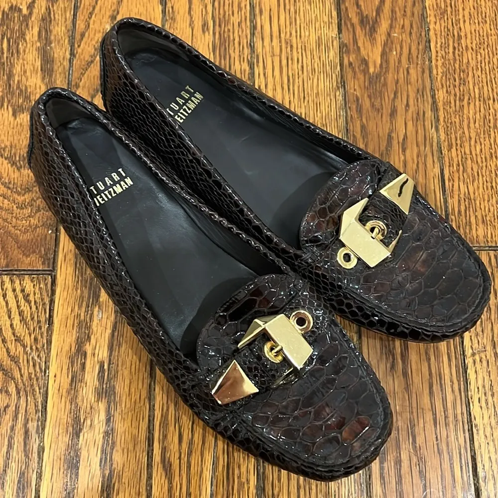 STUART WEITZMAN Crocodile Patent Leather Gold Mary Jane Buckle Flats Size 7M - Image 2