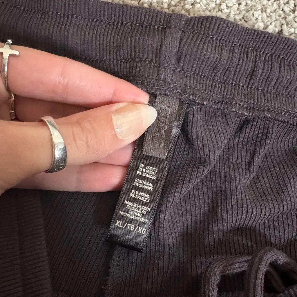 SKIMS Ribbed Dark Brown Shorts XL - Image 3