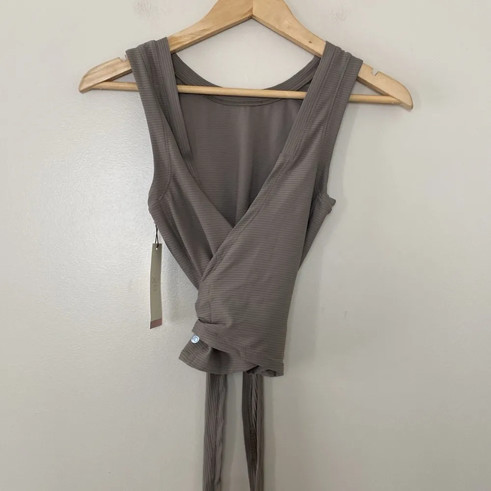 NWT CALIA Crop Wrap Sleeveless Tie Tank Top Dark Grey Taupe Yoga Athletic Sz XS - Image 3