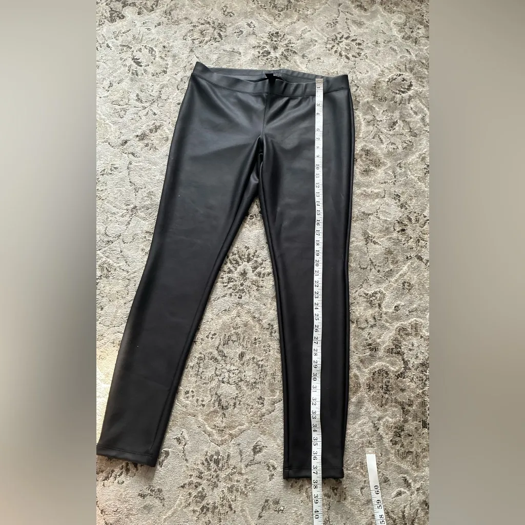 Dressy EXPRESS coated leggings🔥🔥 - Image 6