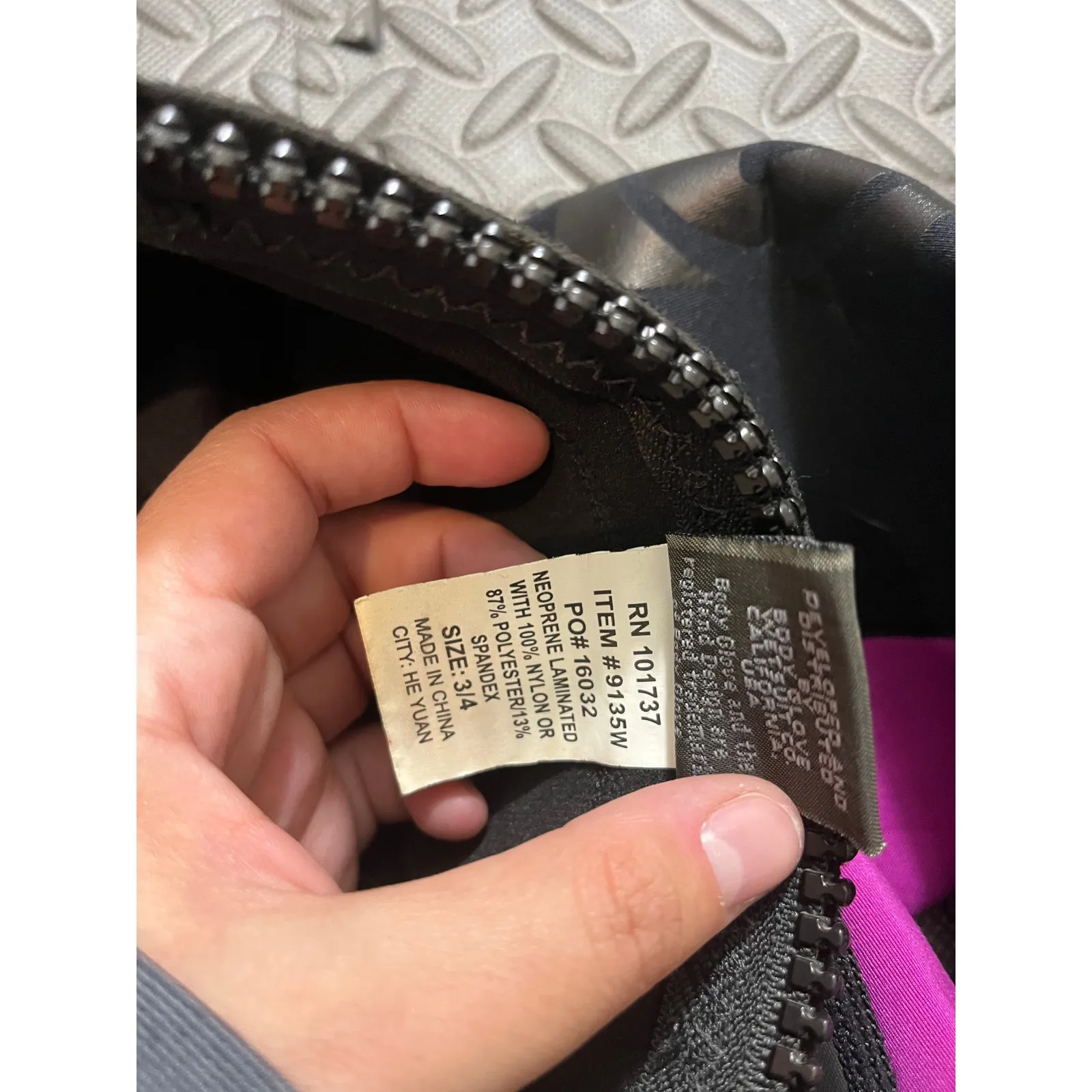 Body Glove Wetsuit PRO 3 3.2mm Women's 3/4 Back Zip Full Suit Black Gray‎ Pink - Image 9