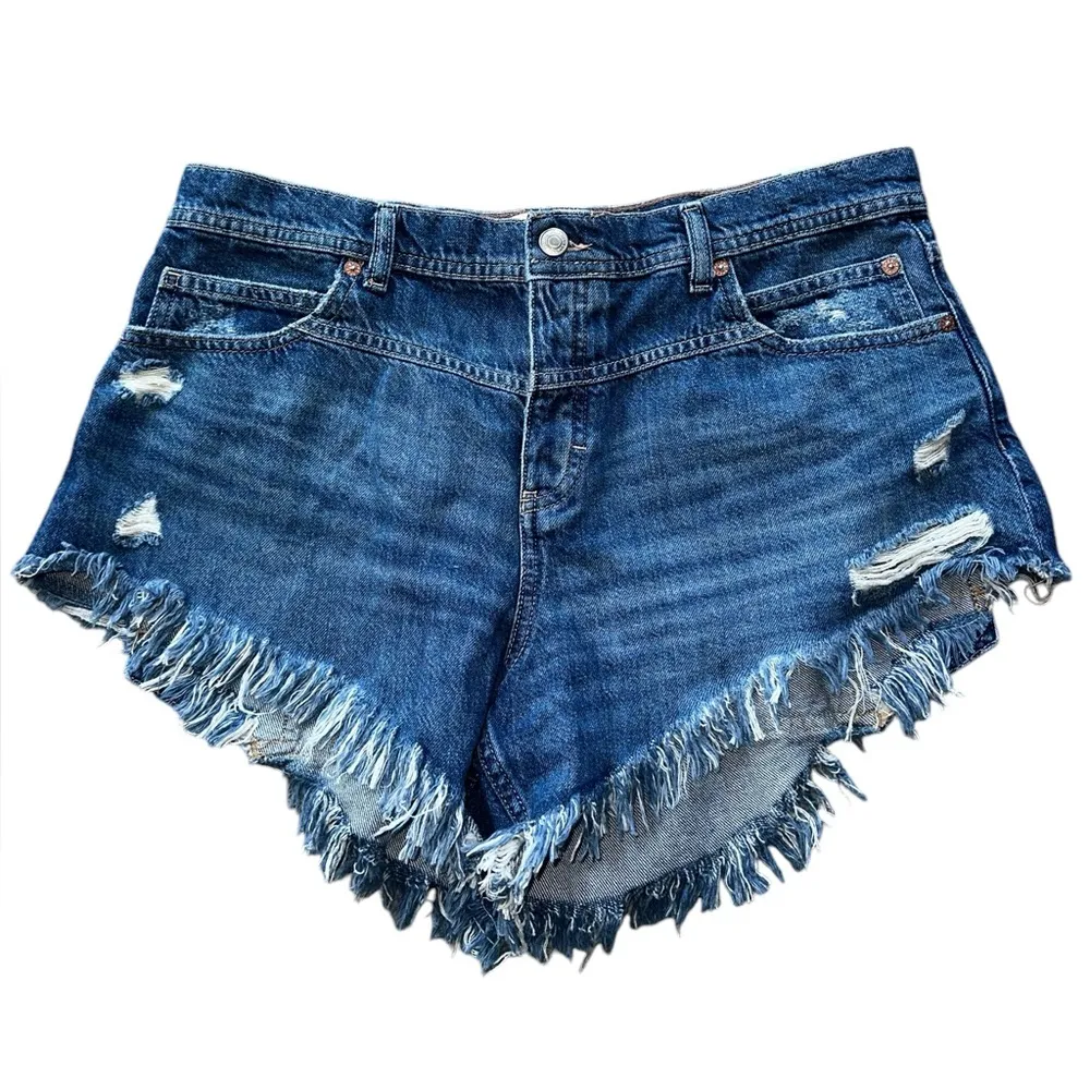 NWT Free People We The Free Westwood Mid Rise High Low Jean Shorts - Image 7