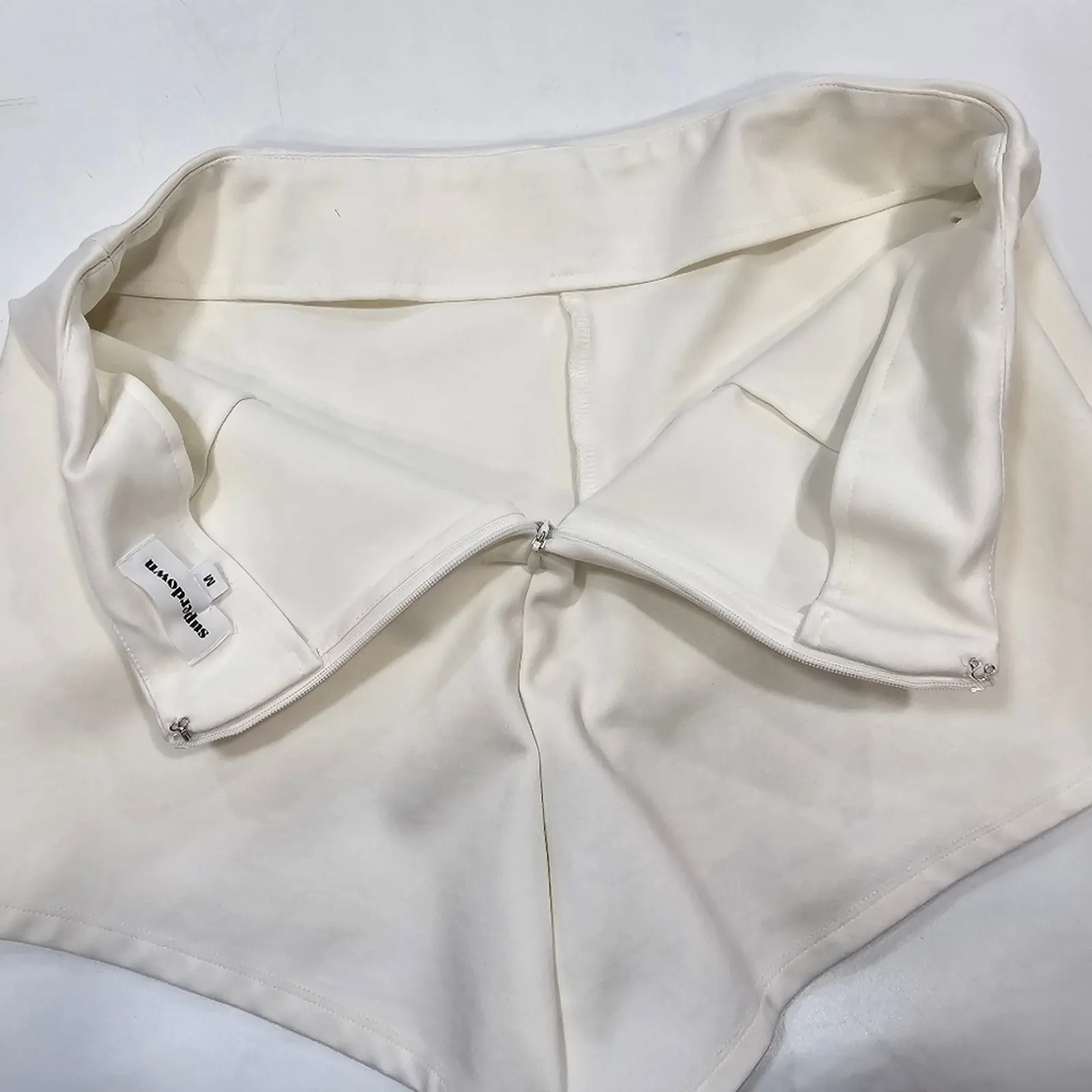 superdown  Sonya Skort in White Medium - Image 9