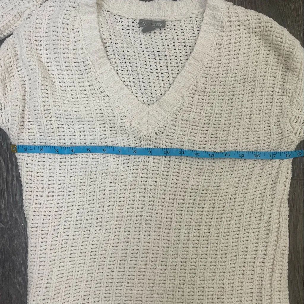 Falls Creek White Textured Knit V-Neck Sweater | M‎ | Winter Whites Trend - Image 8