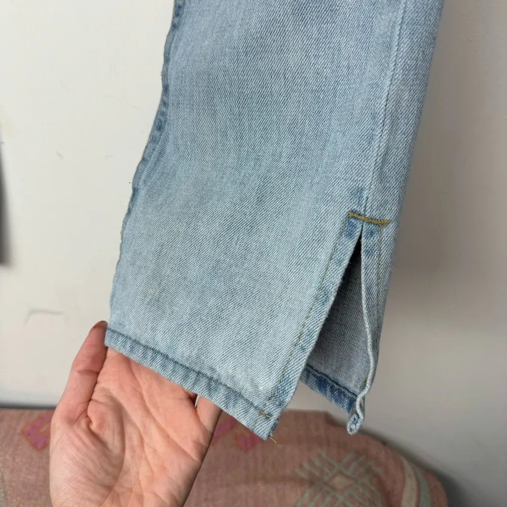 BDG Relaxed Straight Jeans Sz 26 Light Wash Split Ankle Urban Outfitters - Image 10