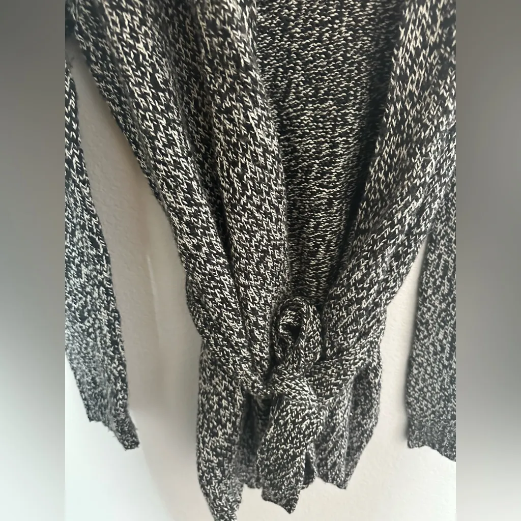 Levi's Black and White Knit Cardigan - Image 3