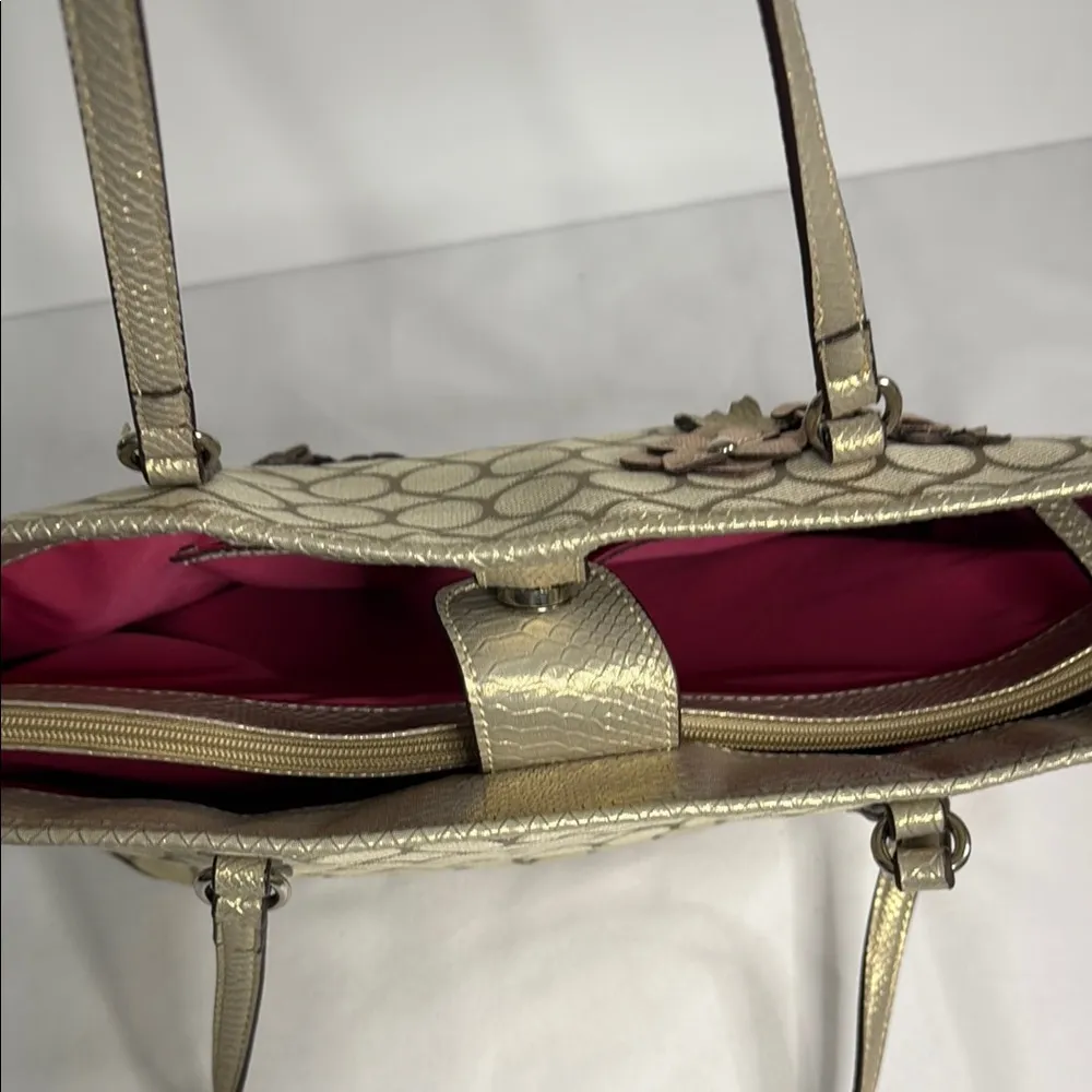 Nine West Cream and Pink Totes Elegant and Spacious - Image 8