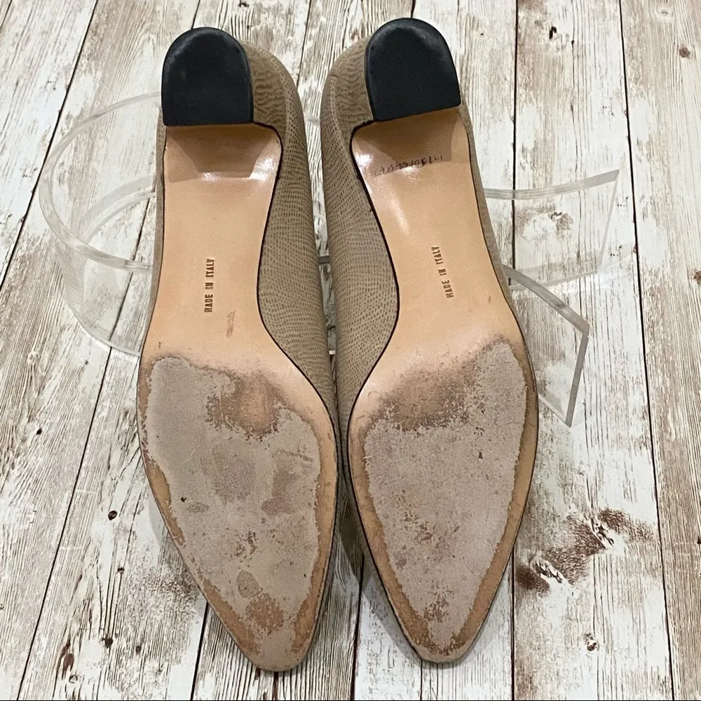 SALVATORE FERRAGAMO Nude Beige Textured Leather Low Heel Pumps Size 8 AAAA - Image 14