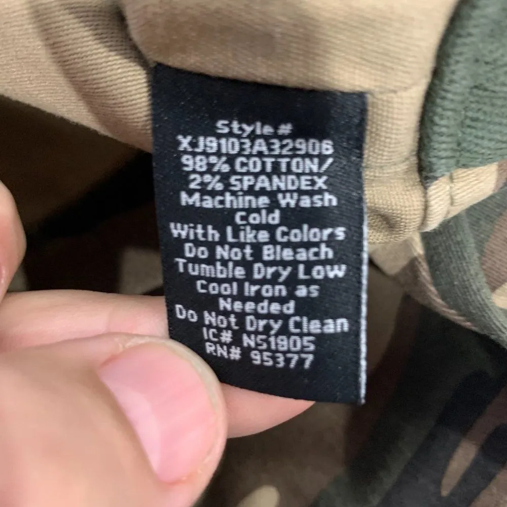 Sanctuary  Camo Women's Button Down Utility Jacket Size Medium - Image 6