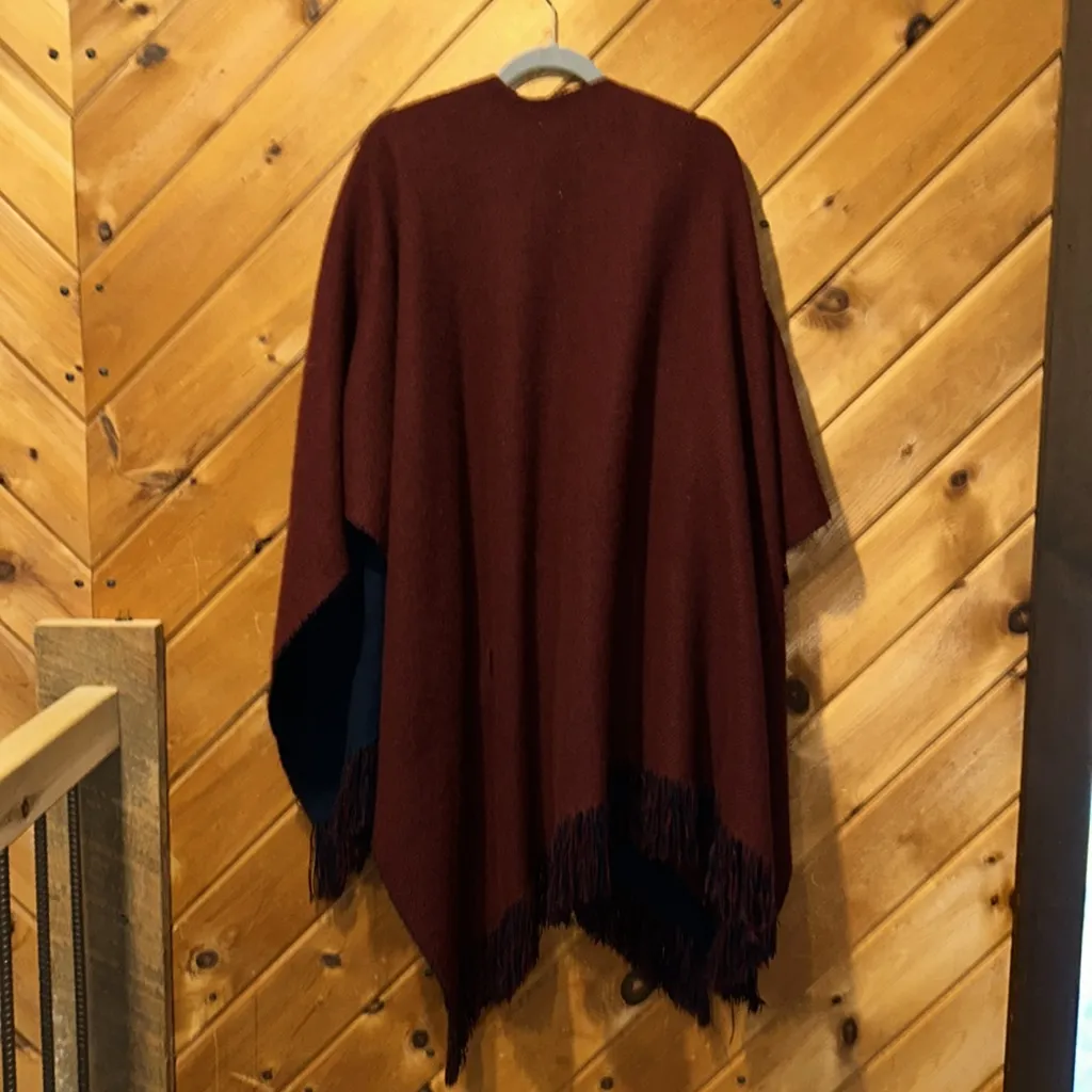 Reverisble navy/maroon fringe poncho shawl Blue Size undefined - Image 4