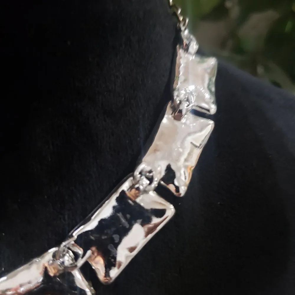 Women Silver Tone.Geometric Shape Link Articulated Choker Necklace Hook & Eye - Image 2