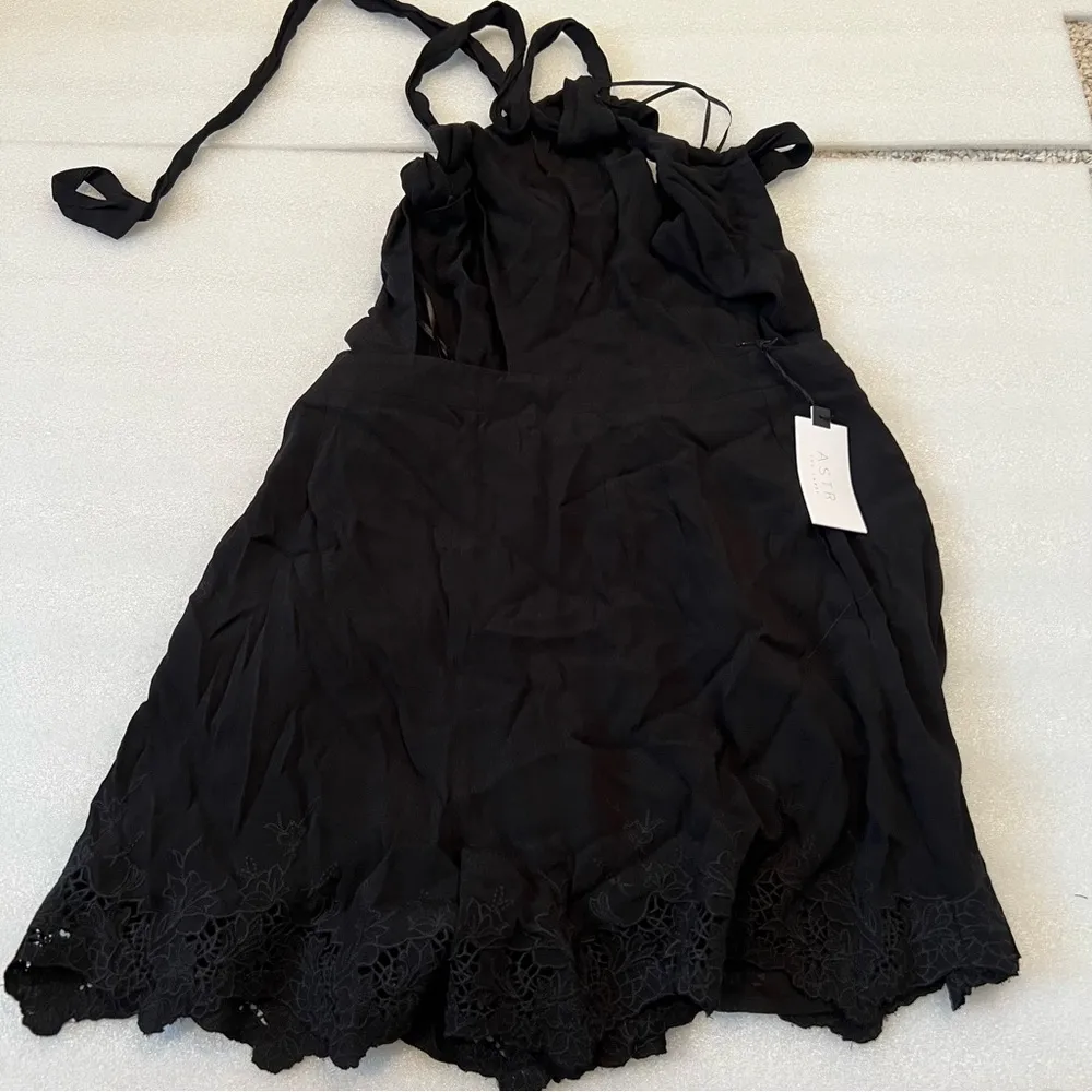 NWT ASTR Renata Romper - Image 3