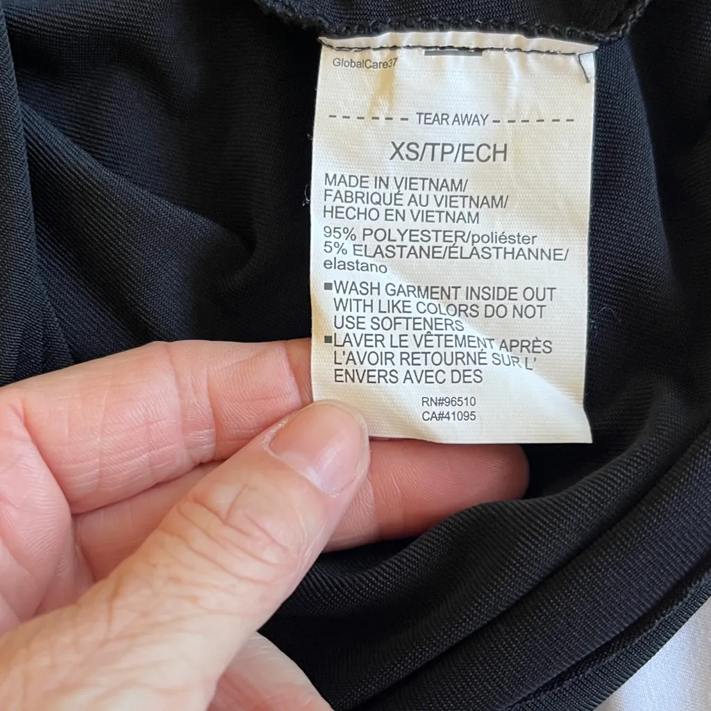 NWOT Under Armour Black Sleeveless Collar Tank Top Size XS - Image 6