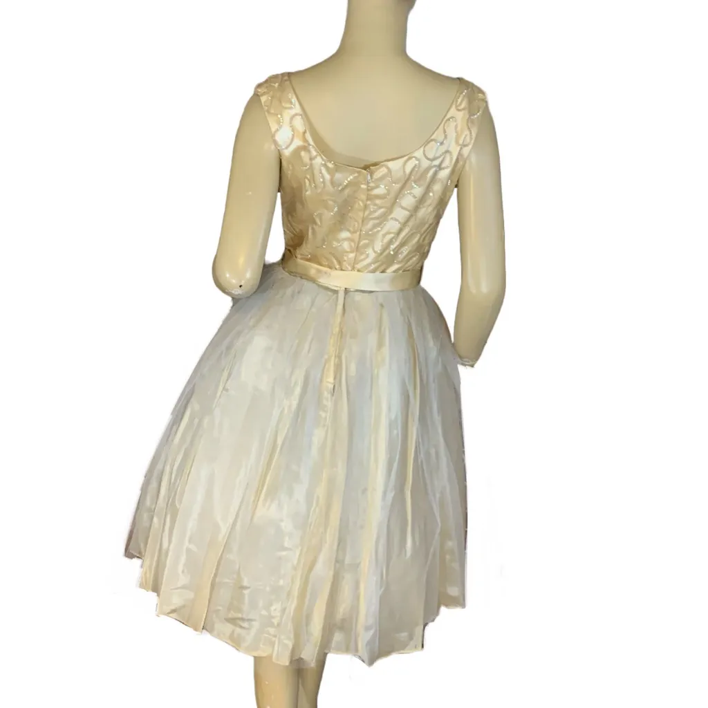 VINTAGE 1960’S CREAM SEQUINED FULL TULLE & SATIN SKIRT PARTY DRESS (S) - Image 4