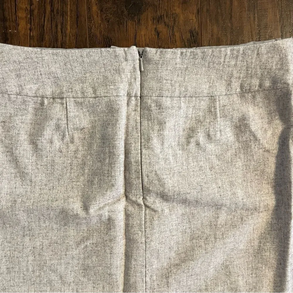 Dahlia Collection Wool Blend Mini Skirt. Size 2 - Image 6