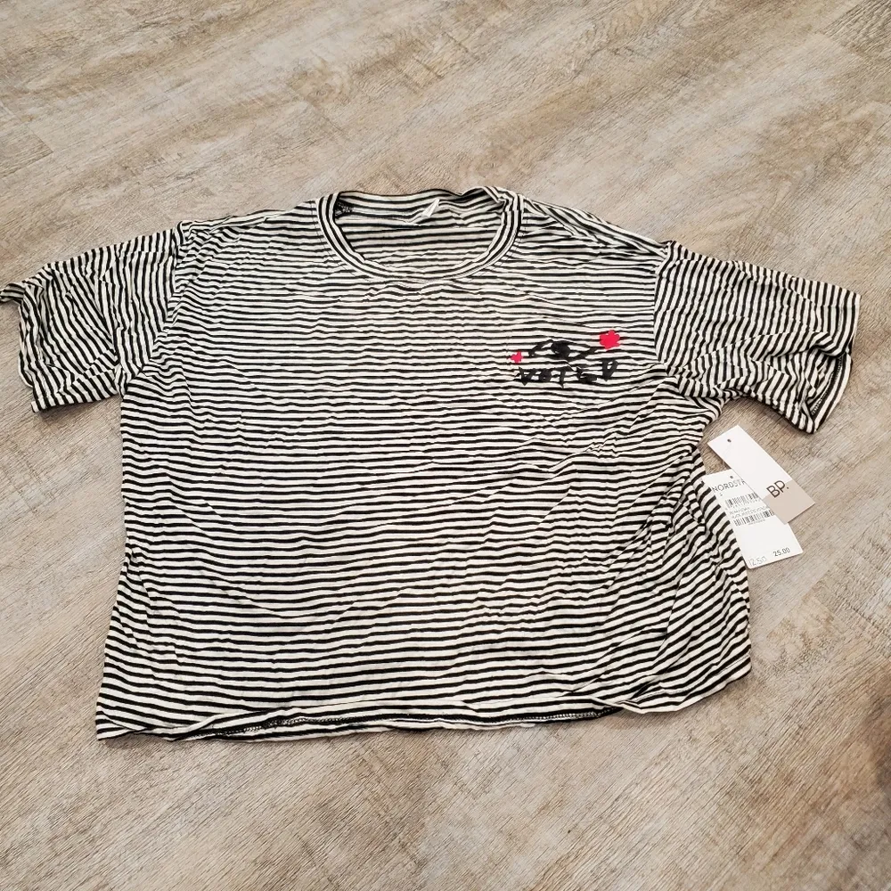 NWT BP Black and White Striped Short Sleeve Voted T-shirt  Size Small - Image 2