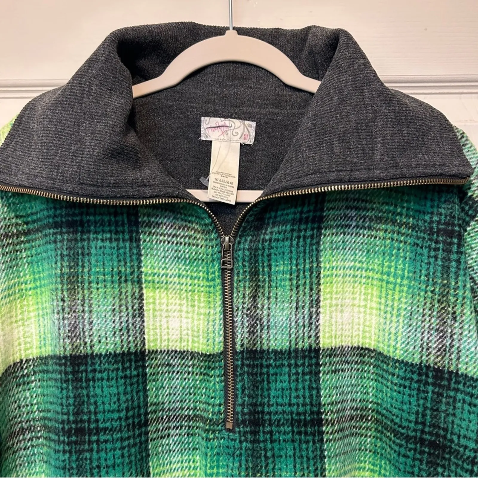 Free People Poncho Zip Woodstock Brushed Green Plaid Kelly Combo Pockets OS NWOT - Image 6
