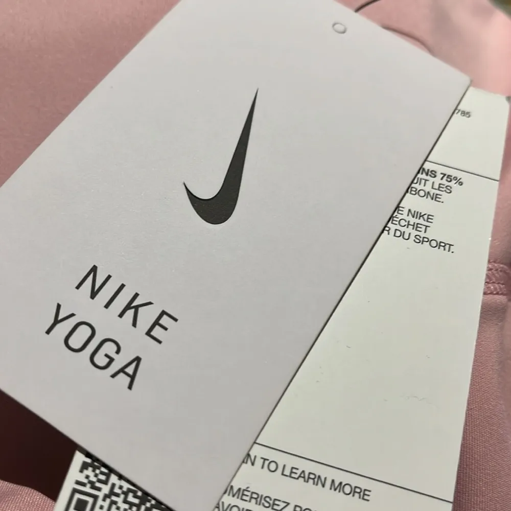 NWT NIKE Yoga Women's High-waisted 7/8 Leggings In Pink XS - Image 5