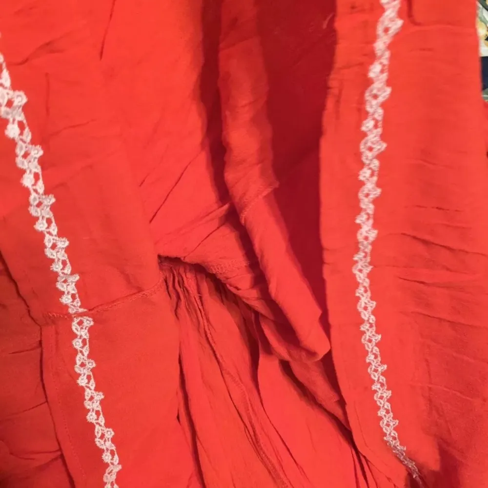 NWT  Dolls Fate Peasant Tunic Top Size M Red & White Embroidery - Image 9