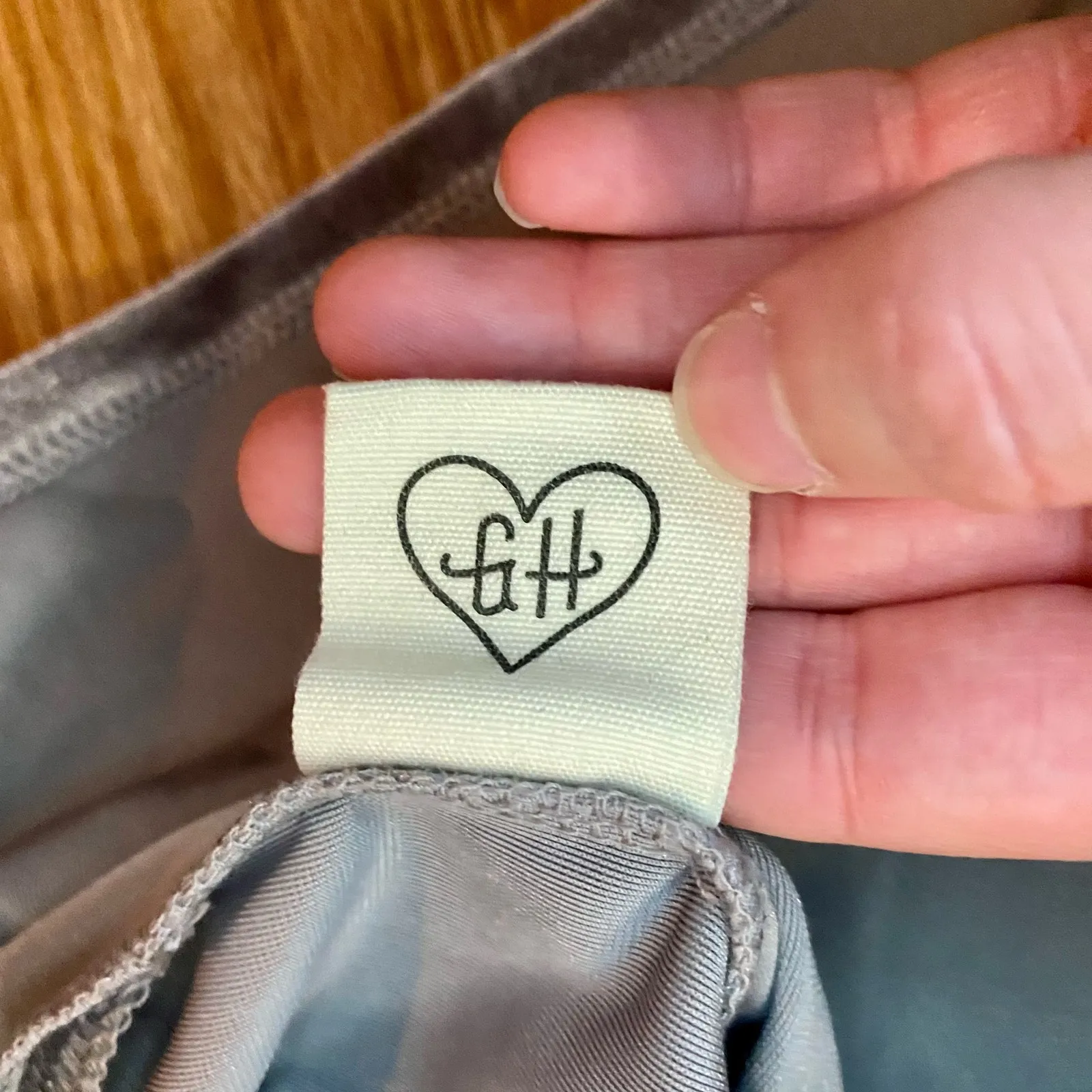 Matilda Jane’s Good Hart Parthenon Velour Cropped Shirt Gray Womens Medium - Image 11