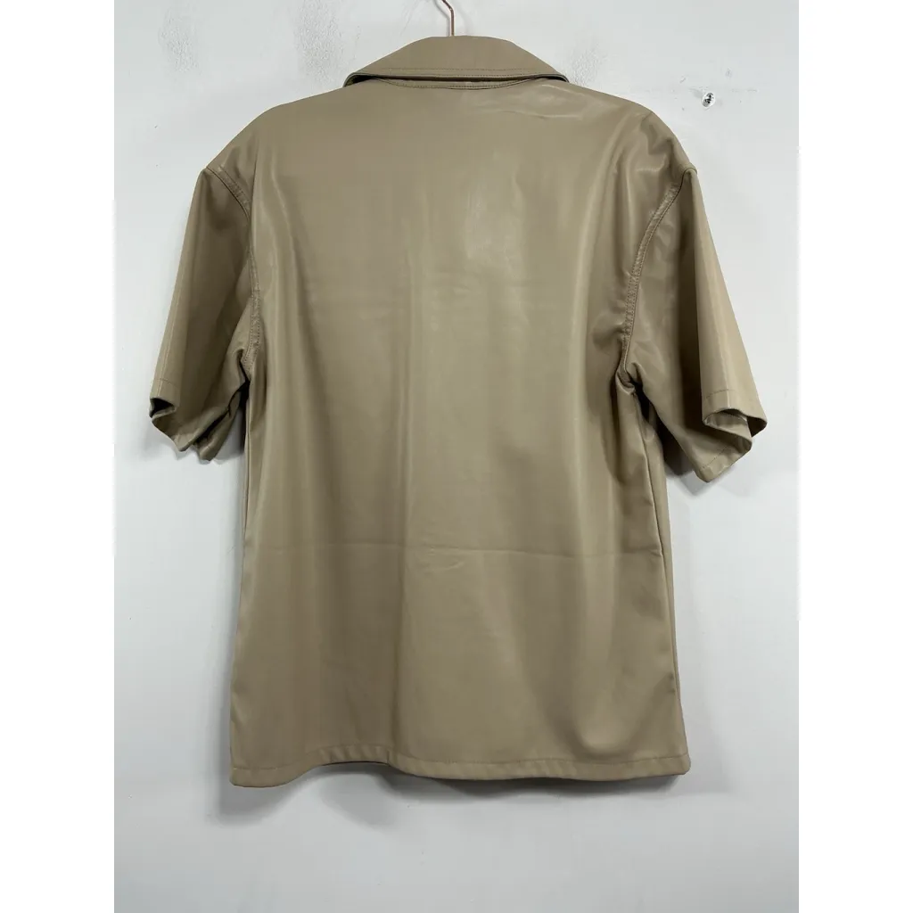 Womans Top Shop Short Sleeve Faux Leather Blouse Beige 6 Snap Front Excellent - Image 2
