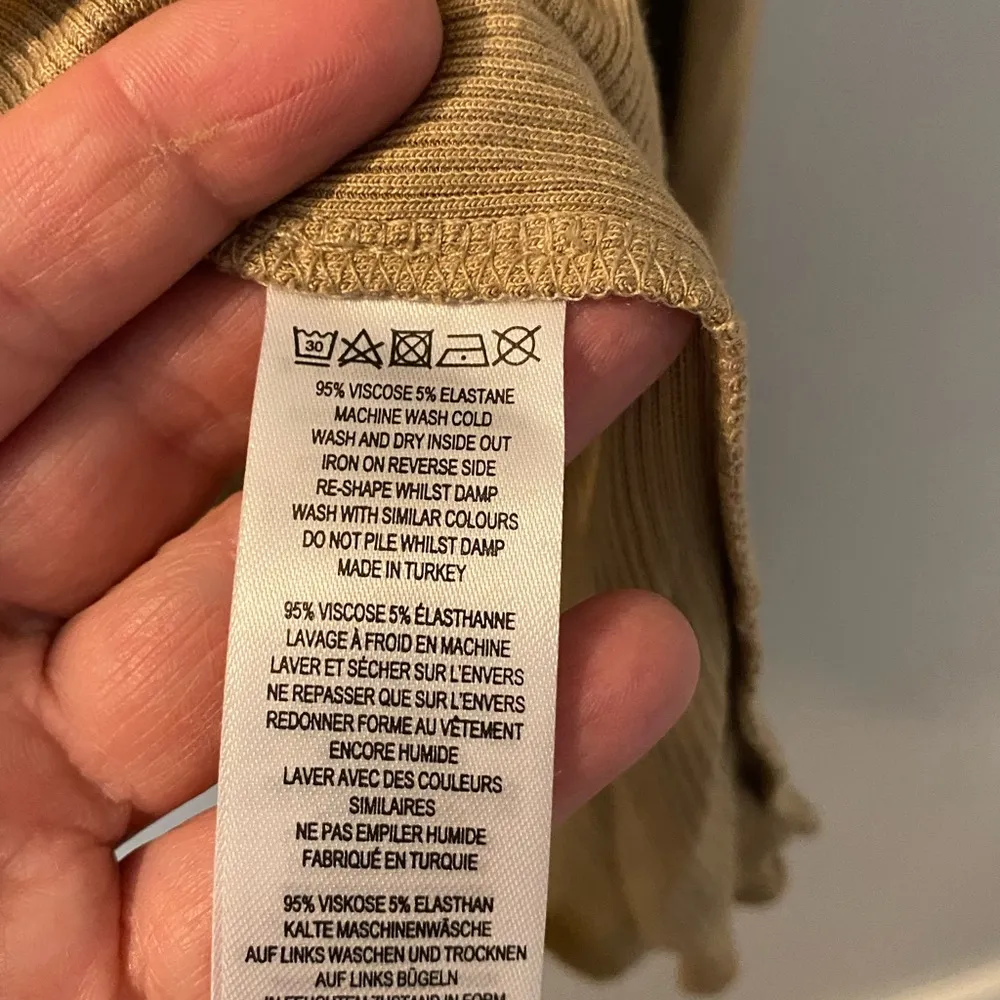 French Connection XL ribbed mock turtleneck in camel. NWT - Image 5