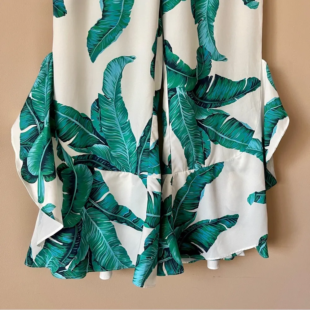 IVIVI | Tropical Foliage Print Cropped Ruffle Hem Pants Sz M Size M - Image 6