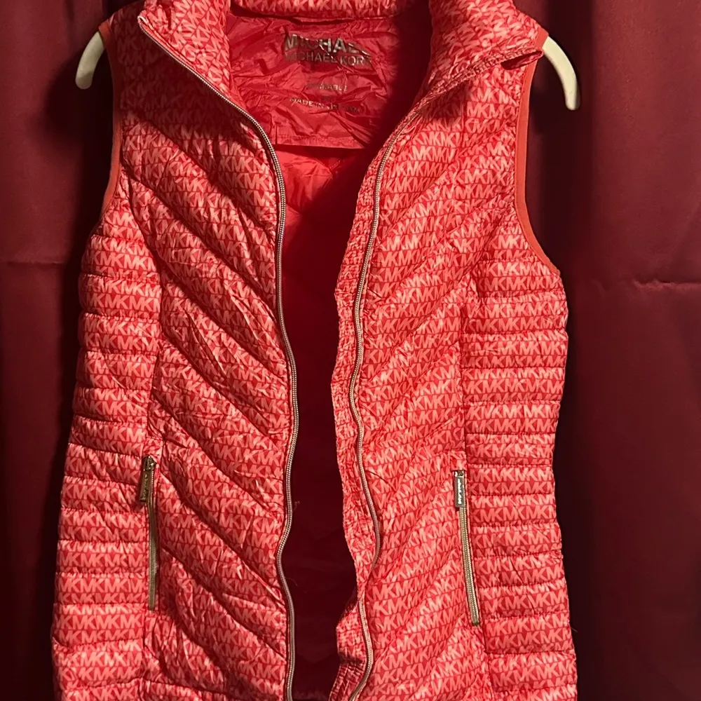 Michael Kors coral  Quilted Vest - Image 11