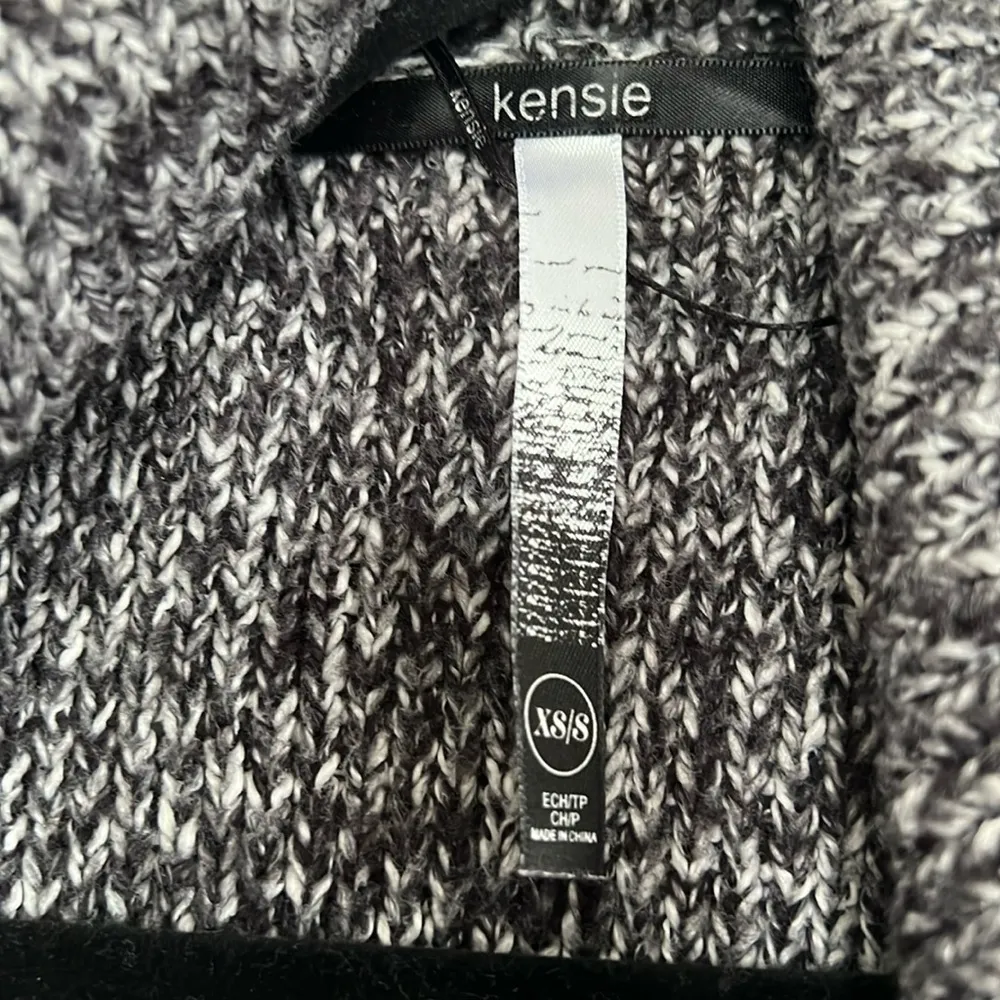 Kensie shag A-line sweater with pockets - Image 2