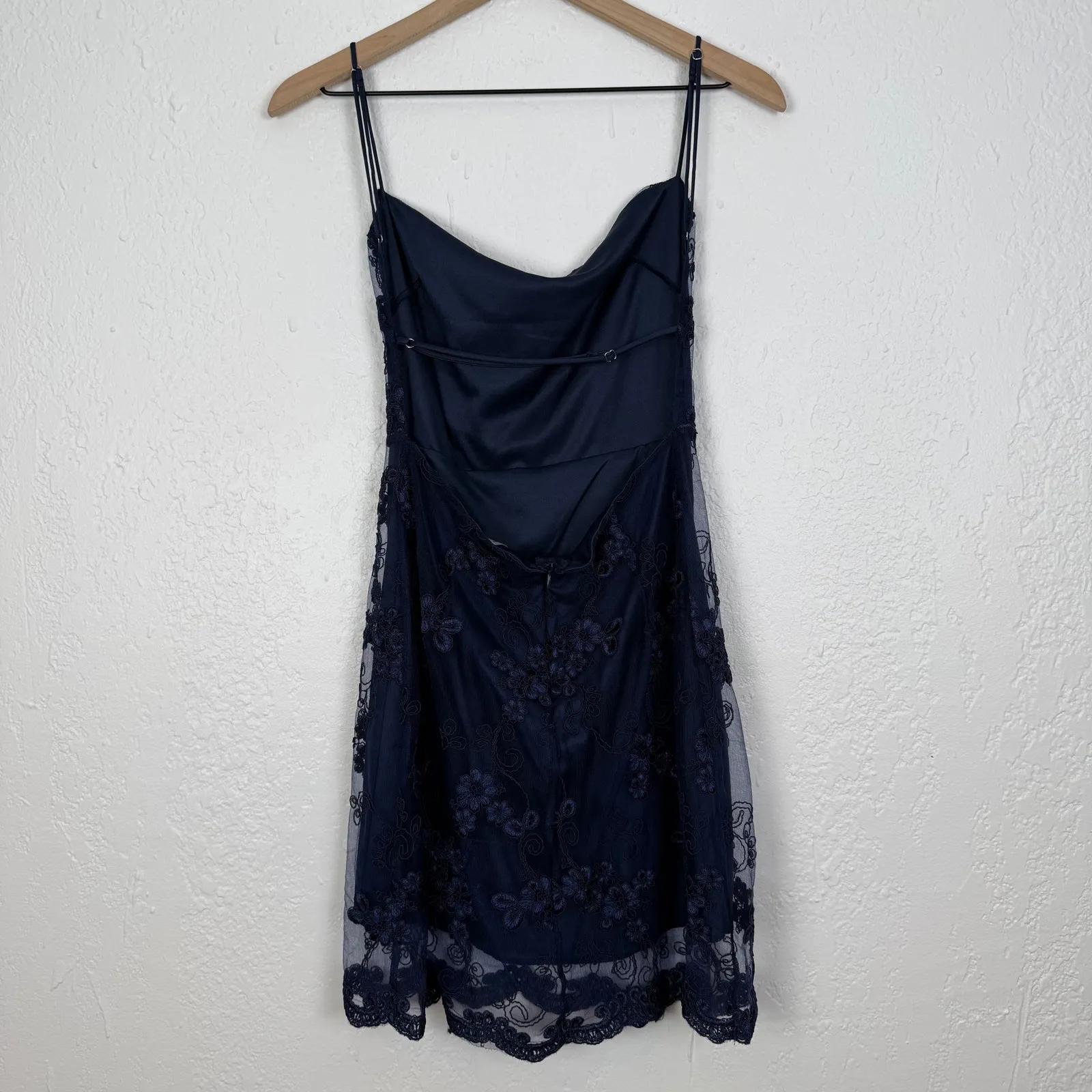 Lucy in the Sky Navy Blue Floral Mesh Open Back Mini Dress Size Large - Image 3