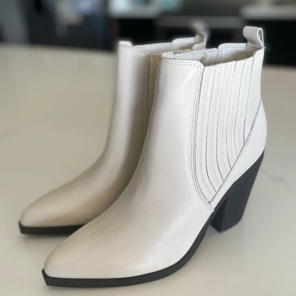NWOT Marc Fisher Women's Matter Block Heel White Pointed Toe Booties Ankle Boots - Image 2