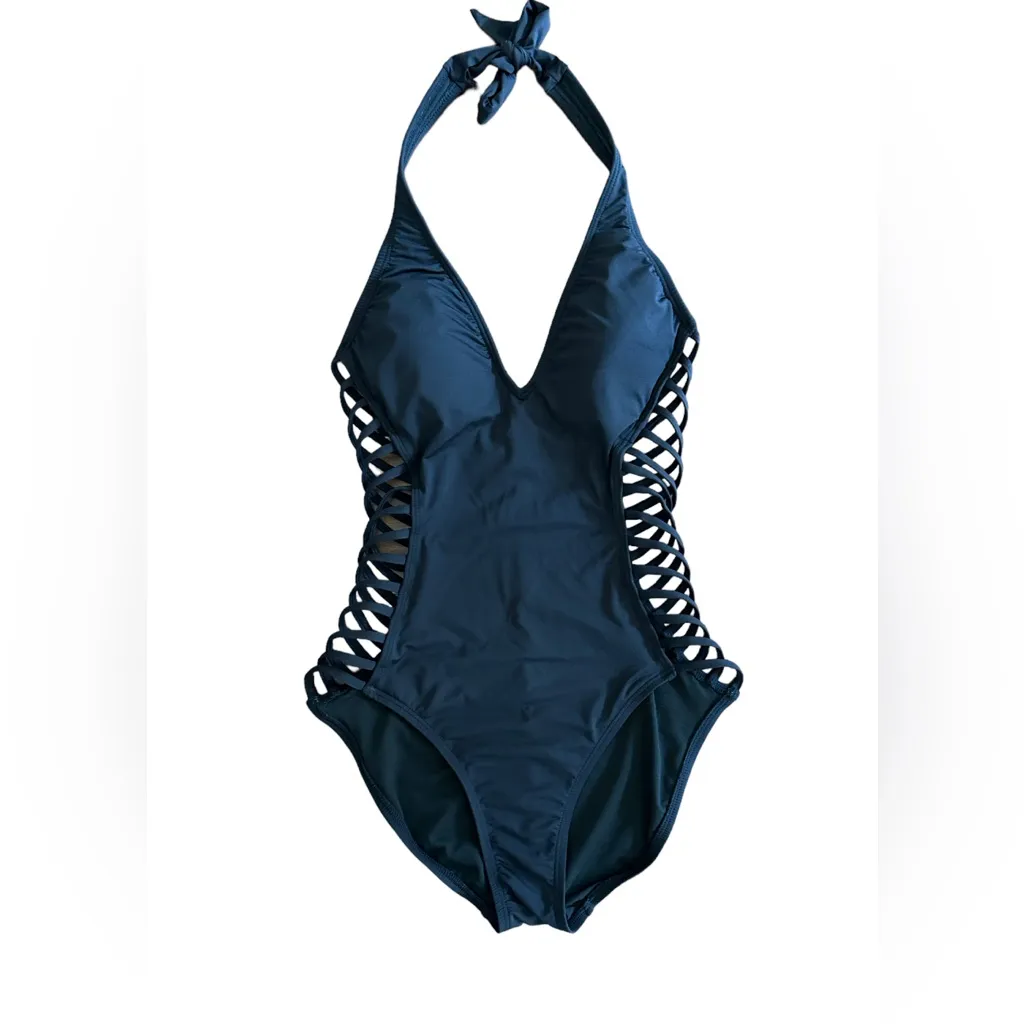 Side Cutout Swimsuit. - Image 3