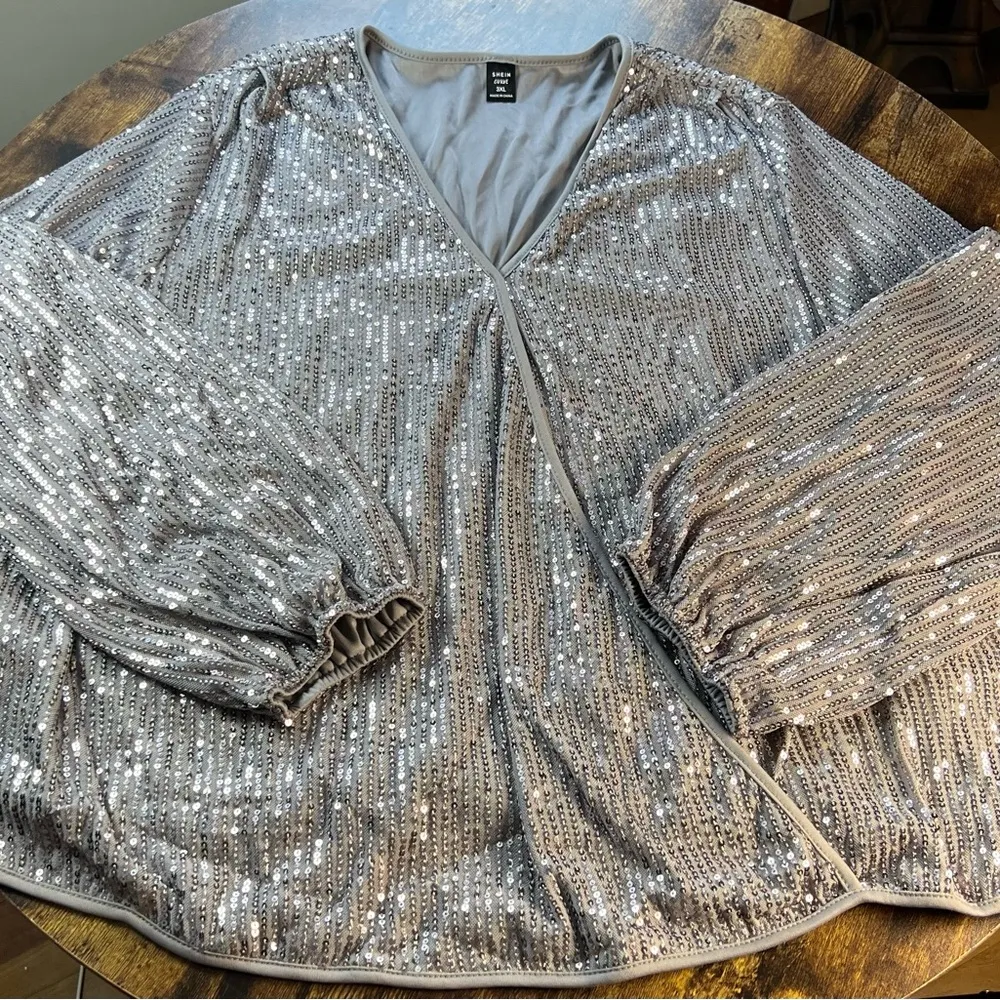 SHEIN Curve | ladies plus size sequin top. Size: 3XL - Image 3