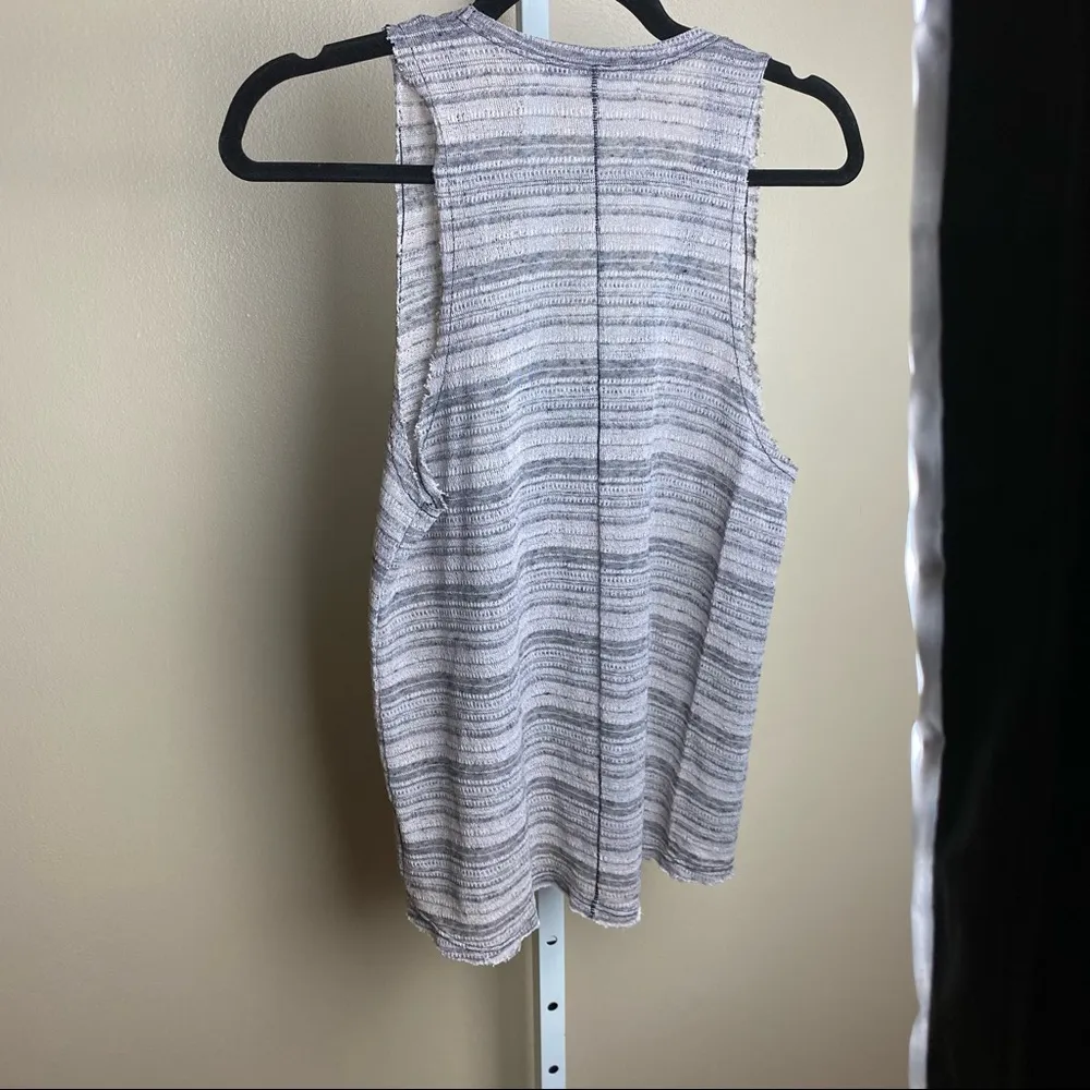 gray striped linen blend blouse, size Medium, raw hem - Image 4