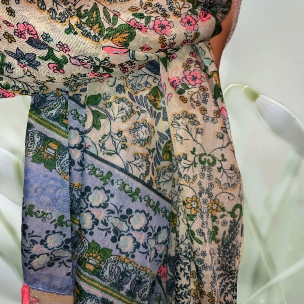 Olivia Mark Very nice nwot! Scarf! Pretty feminine design Purple - Image 2