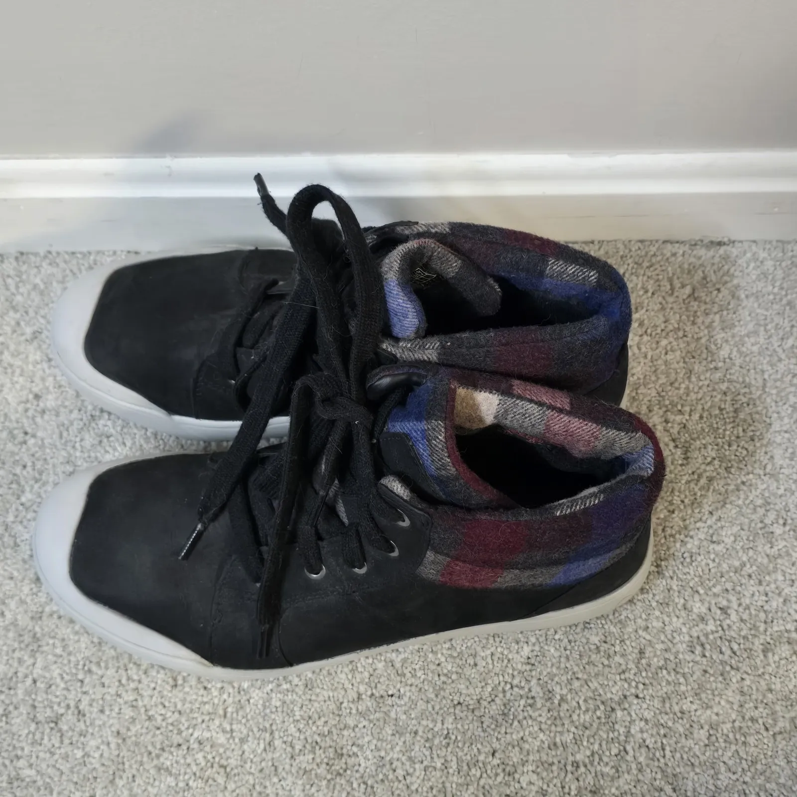 Keen Elena Hiking Boots Hightop Sneaker Plaid Womens Sz 11 Warm Comfortable - Image 4