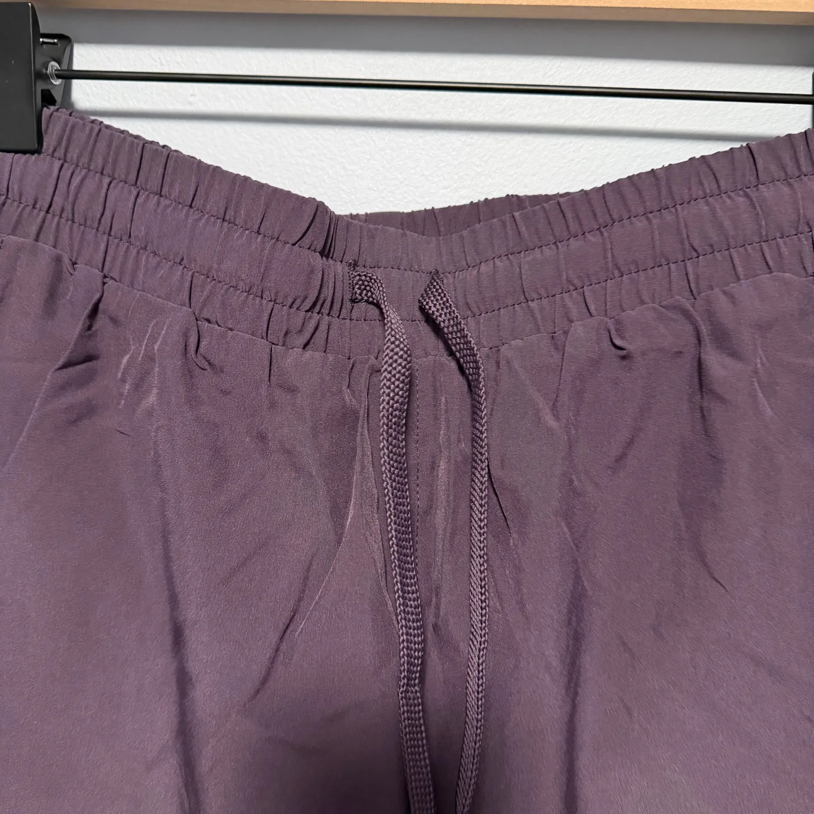 Halara Mid Rise Drawstring Contrast Mesh 2-in-1 Flowy Running Shorts 3" sz XL - Image 6