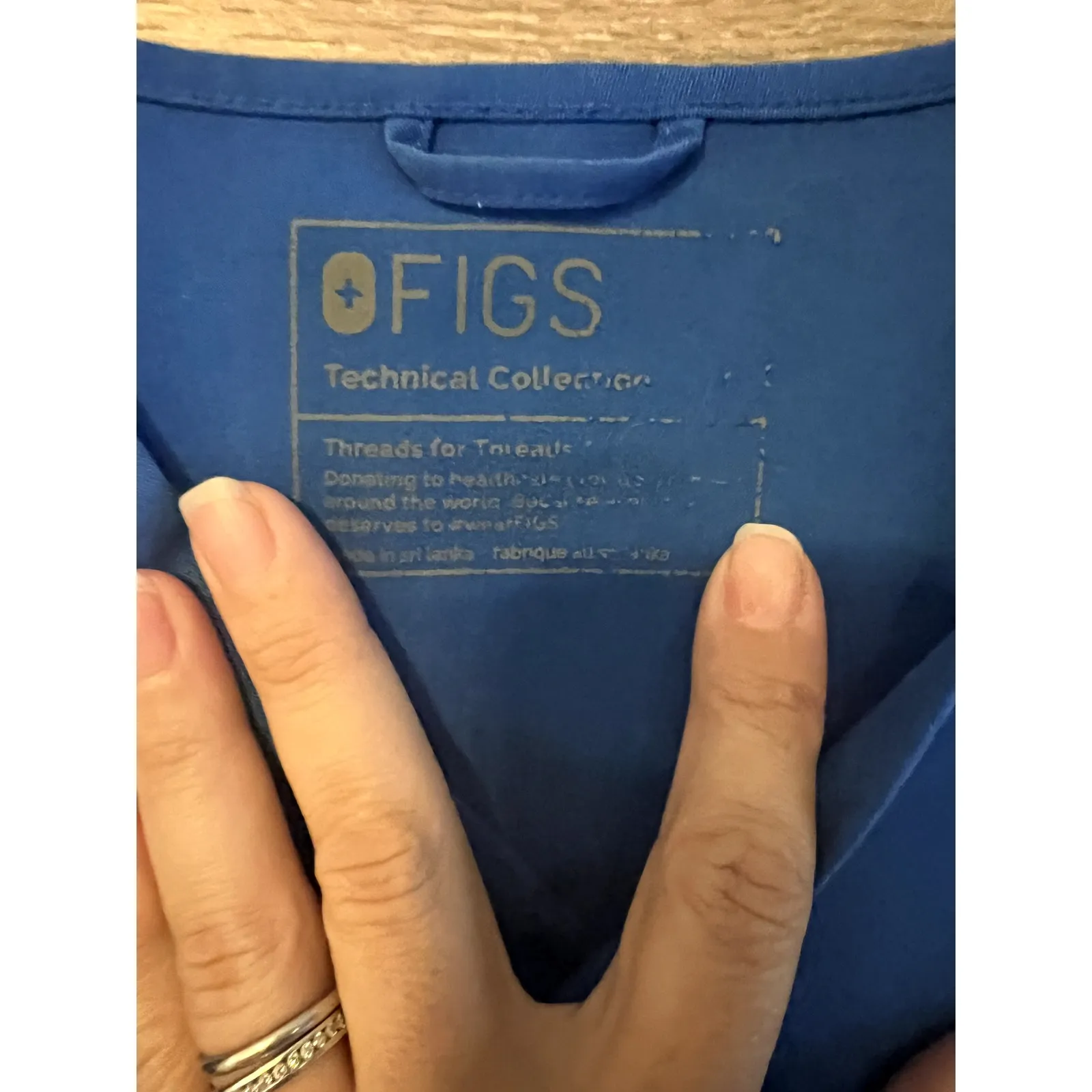 Figs Medical Top Shirt Blue Size Small V neck Short Sleeves Pocket - Image 4