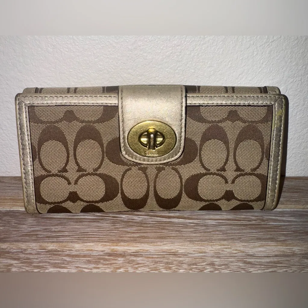 Vintage Coach Turnlock Signature Slim Envelope Flap Signature C Jacquard Wallet - Image 2
