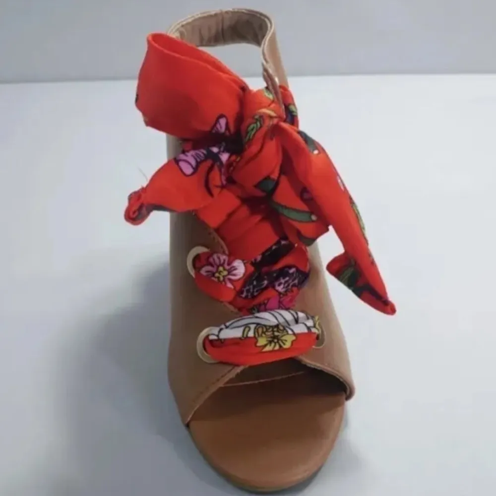 BAMBOO Crave Women's Size 8.5  Tan High-Heel Shoes Pumps w/ Red Ribbon Laces - Image 8