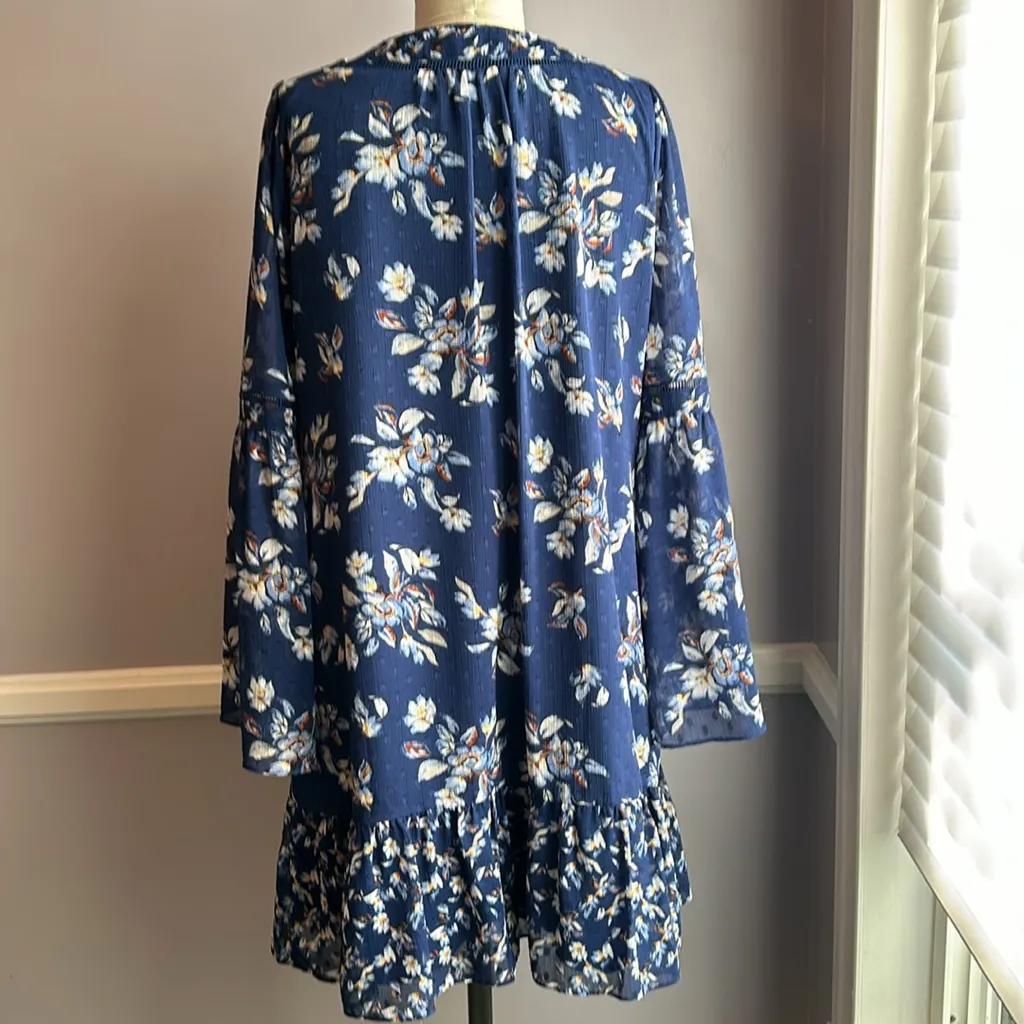White House Black Market blue floral shift dress semi sheer bell sleeves Small - Image 3