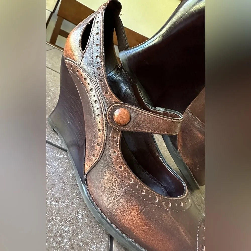 Franco Sarto Dark Brown Leather Pep Toe Wedge Shoe & Non Adjustable Trap… - Image 6