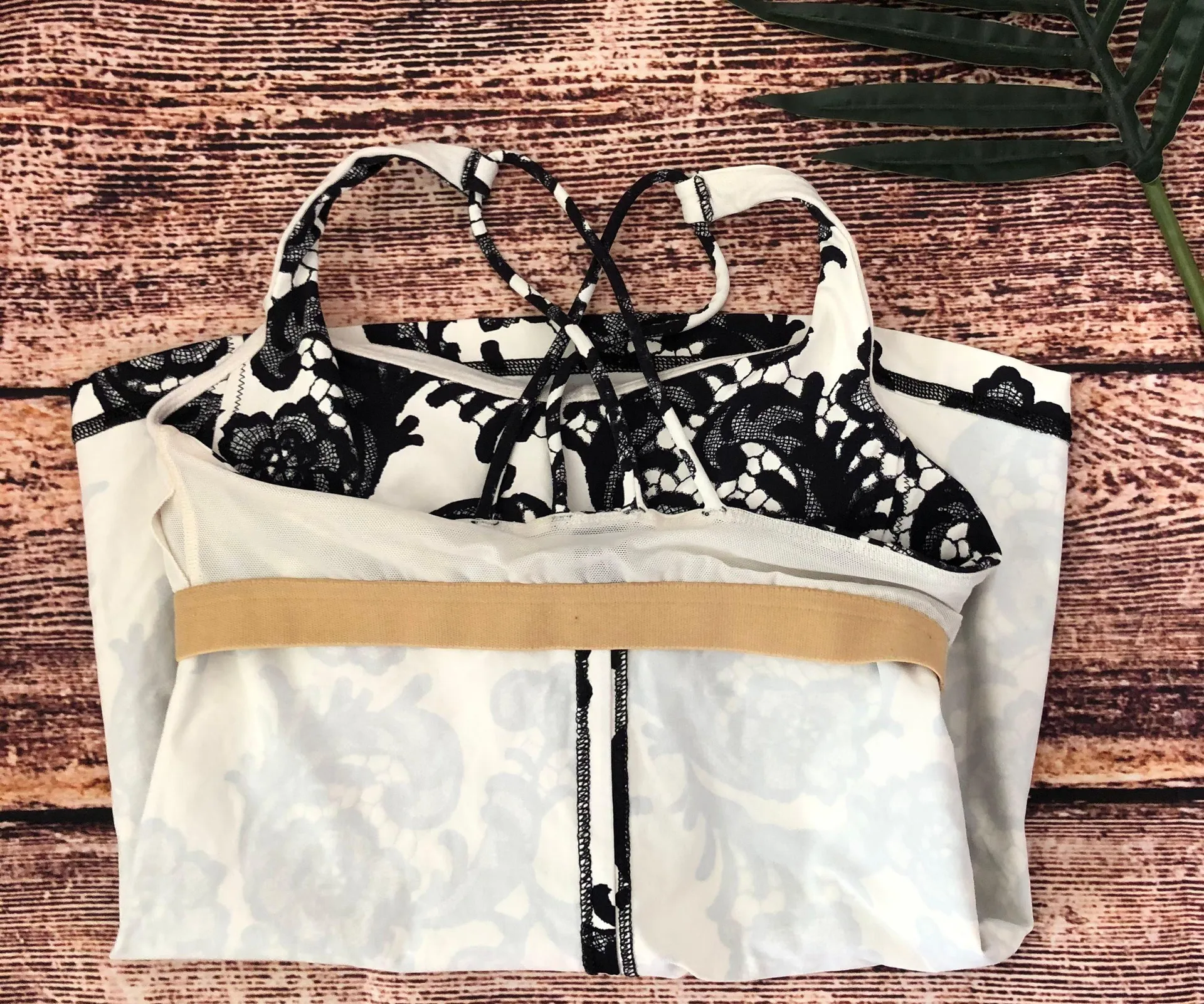 Lulu Strappy Back Tank Top Size 4 - Image 6